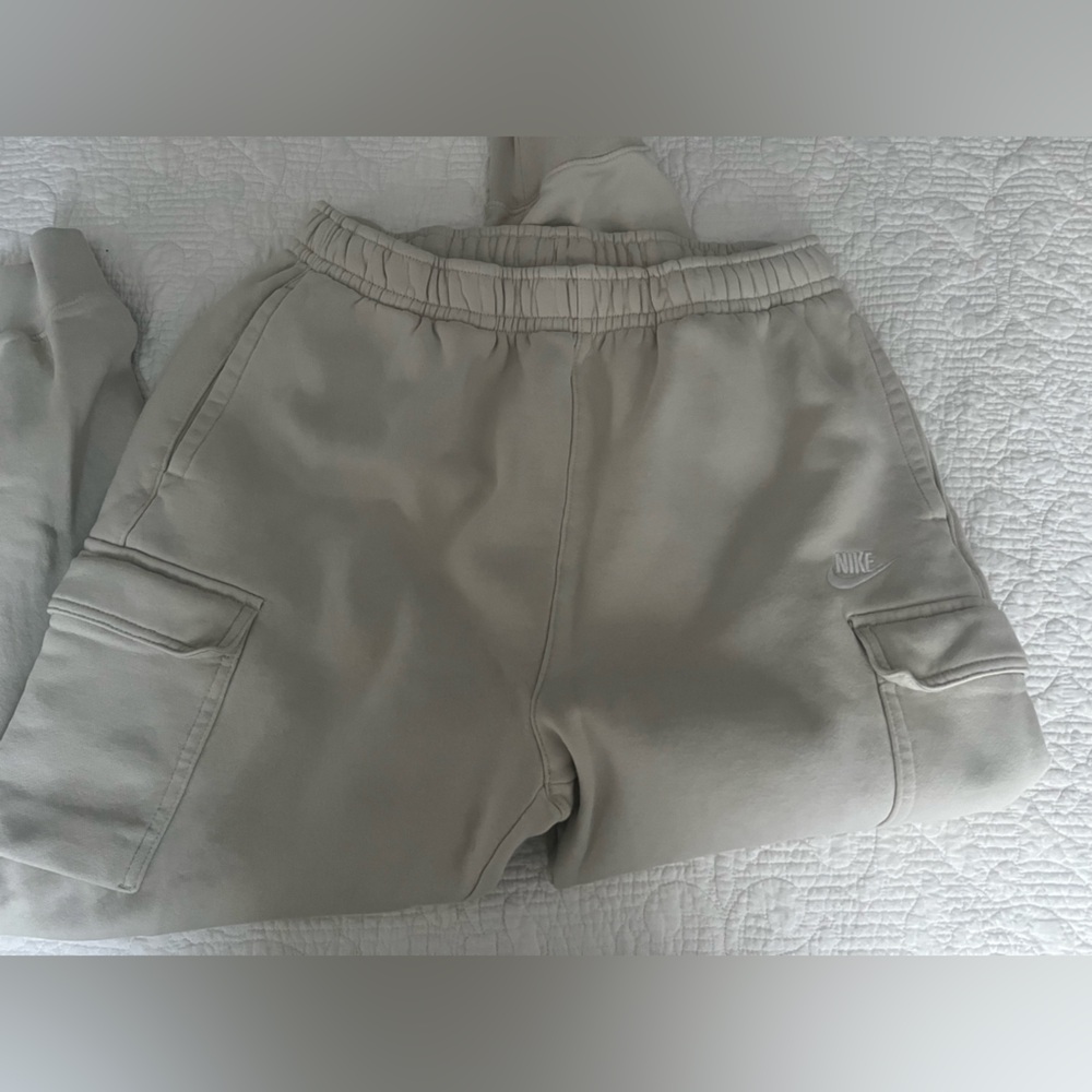 Nike Men's Cream Joggers with Cargo Pockets